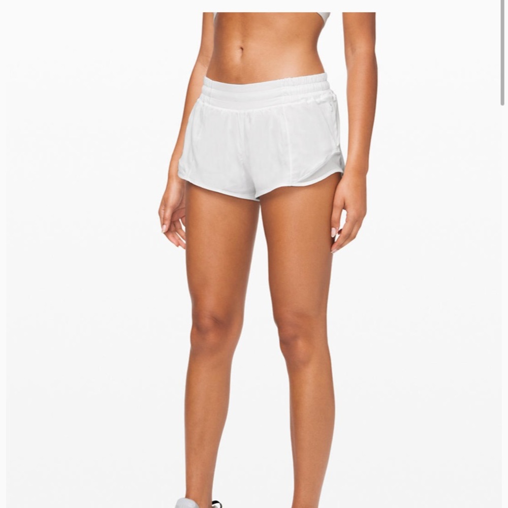 lululemon 2.5 hotty hot shorts